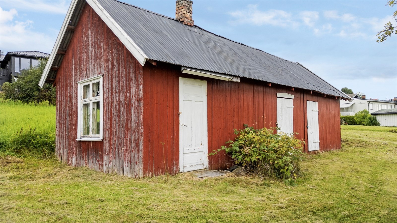 Uthus på eiendommen. Galleribilde