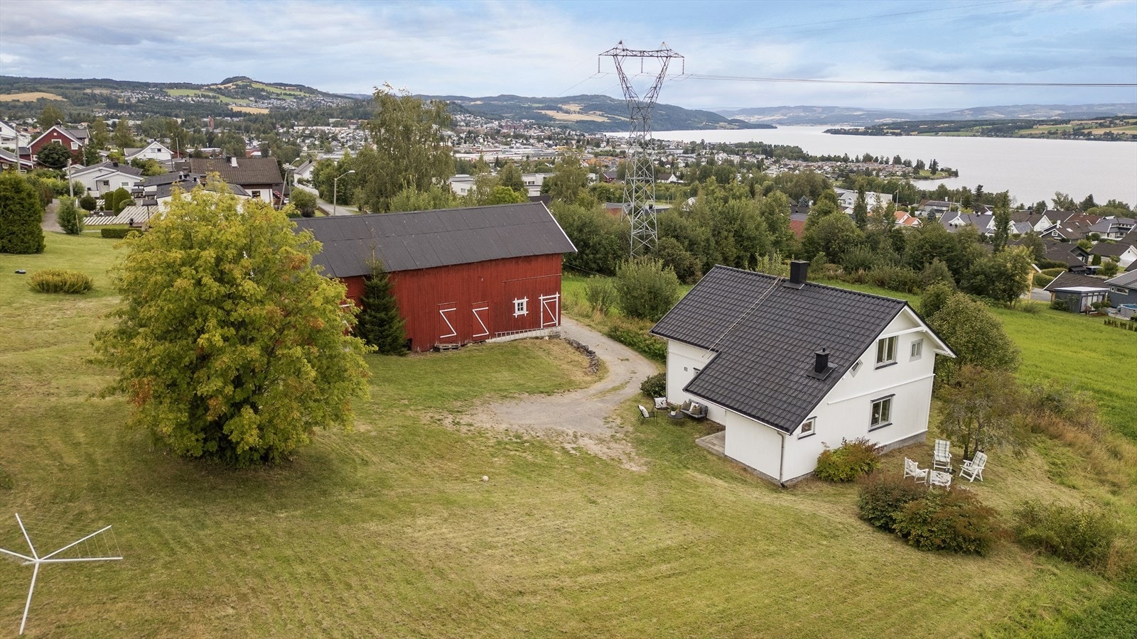 I hovedsak boligbebyggelse i området rundt. Galleribilde