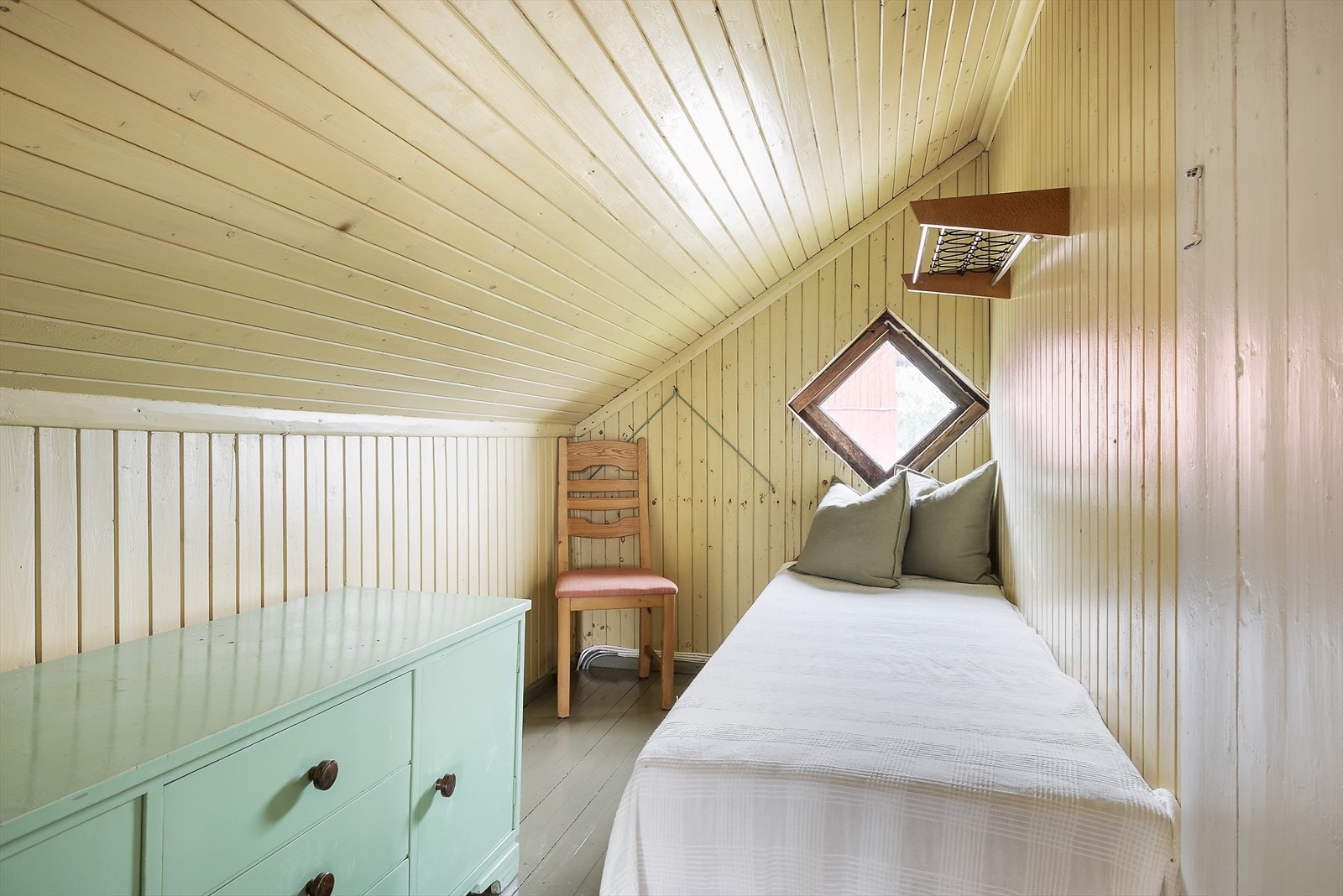 Praktisk kott med skråhimling. Galleribilde