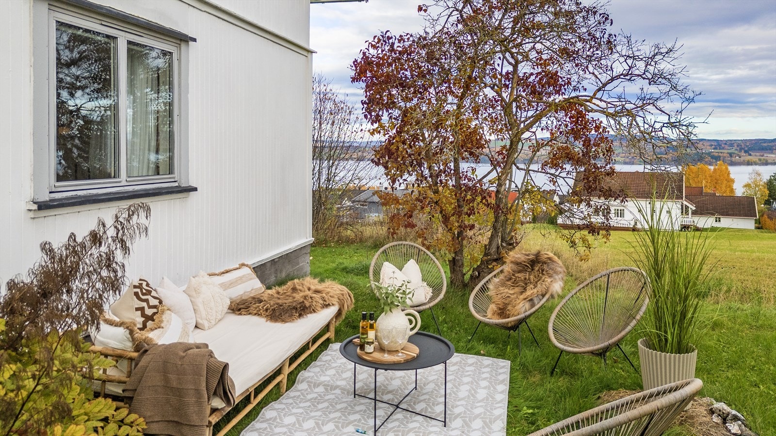 Lange dager utendørs i godværet. Galleribilde