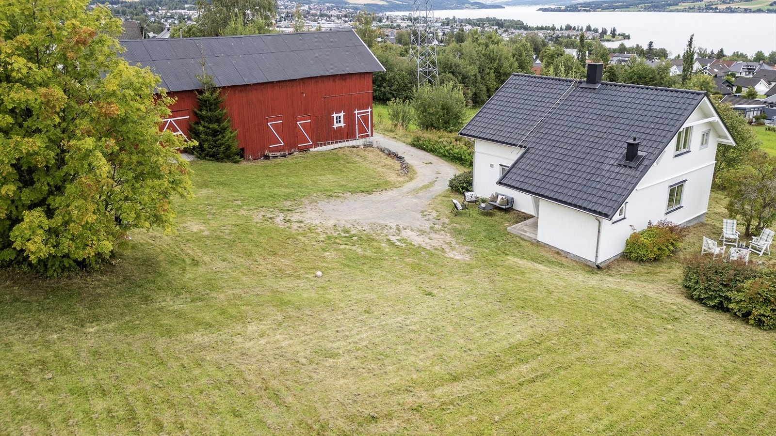 Tunet ligger meget sentralt i Gjøvik. Galleribilde