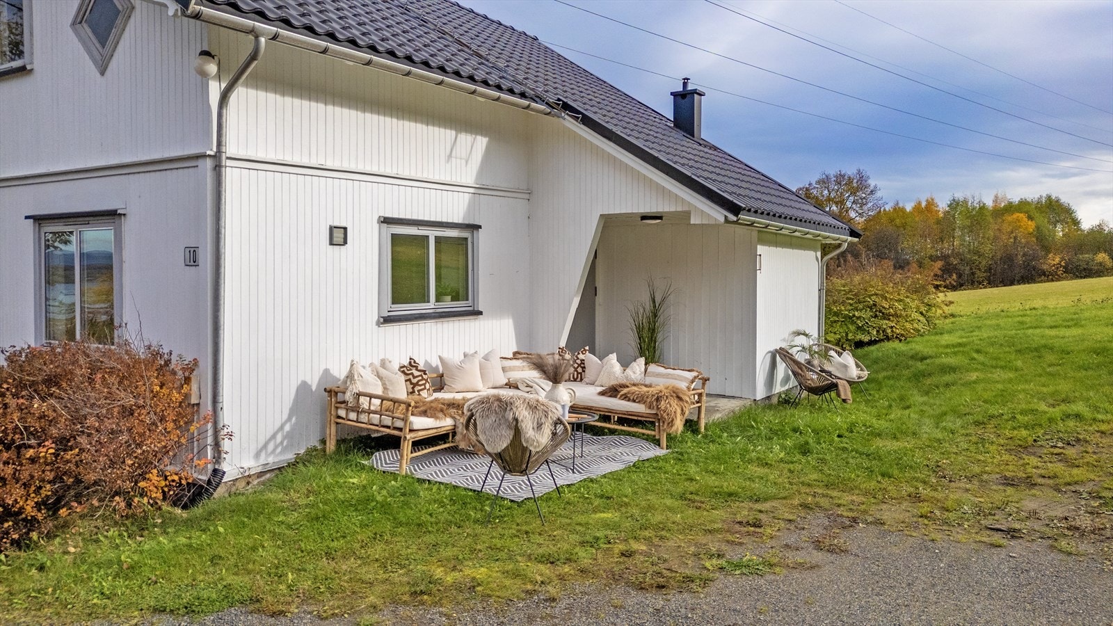 Fin samlingsplass utendørs. Galleribilde