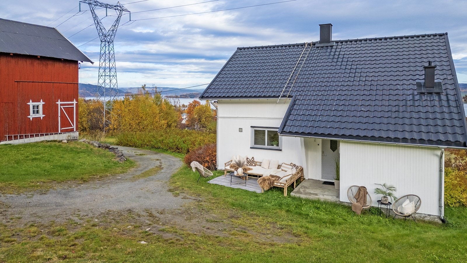 Koselig tun. Galleribilde