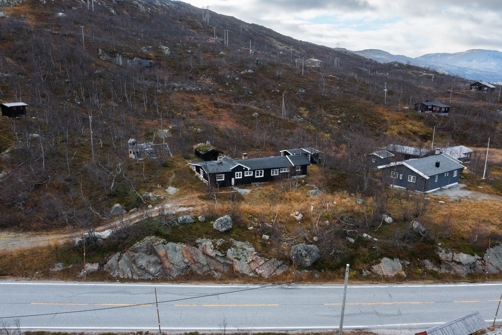 Eiendommen er godt utgangspunkt for alle som ønsker en opplevelse i frisk luft og høyfjellsnatur. Galleribilde