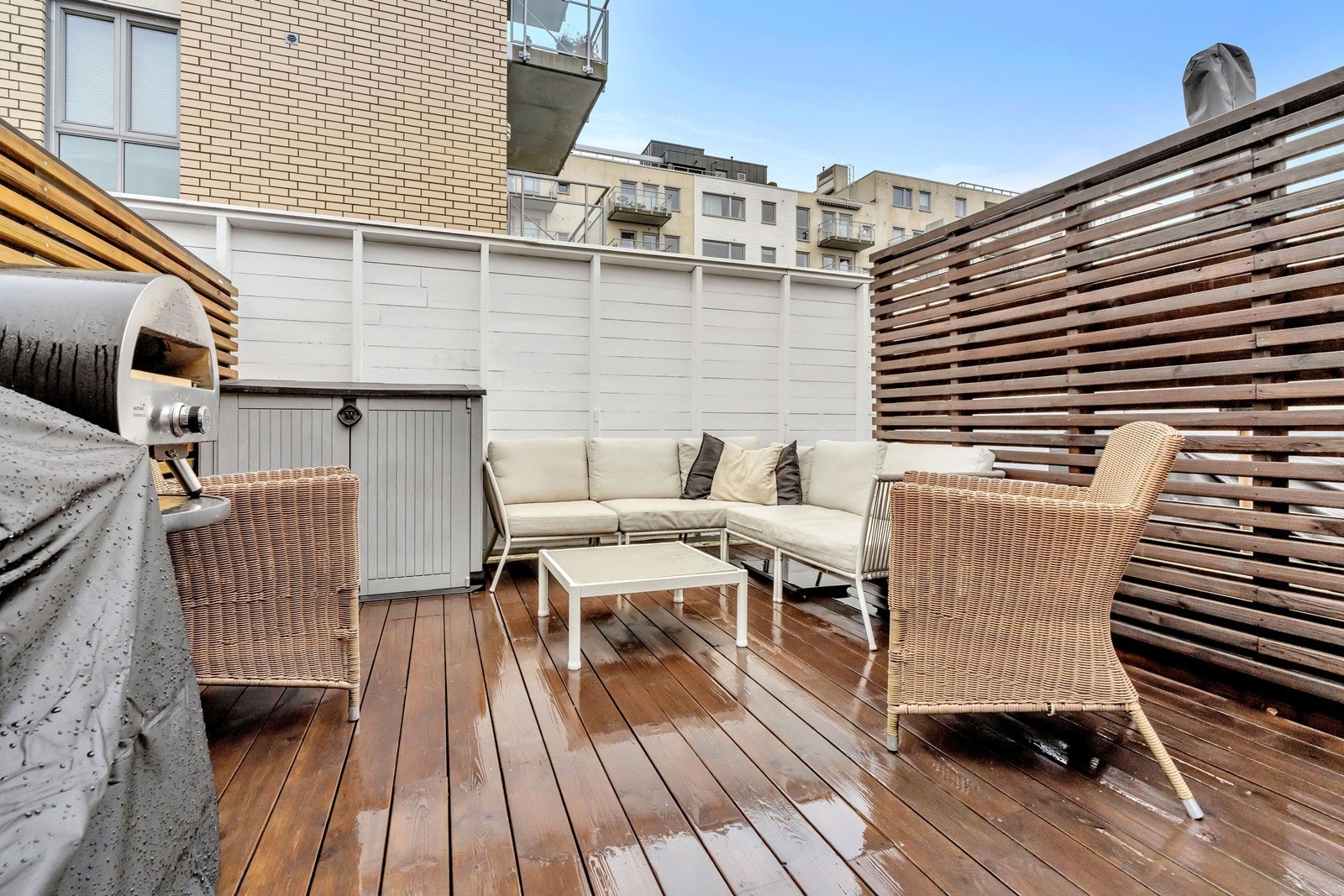 Privat terrasse med gode solforhold Galleribilde