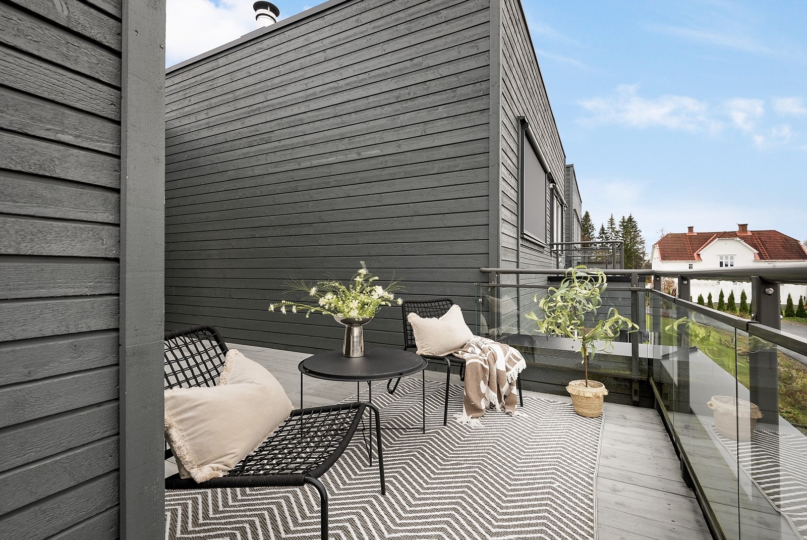 Nyte solrike dager. Galleribilde