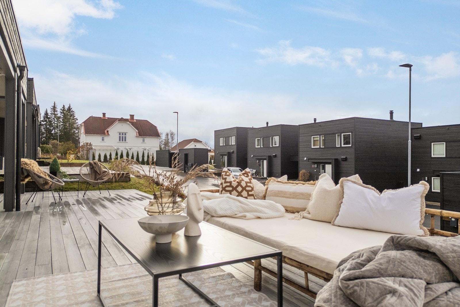 God plass for møblering utendørs. Galleribilde