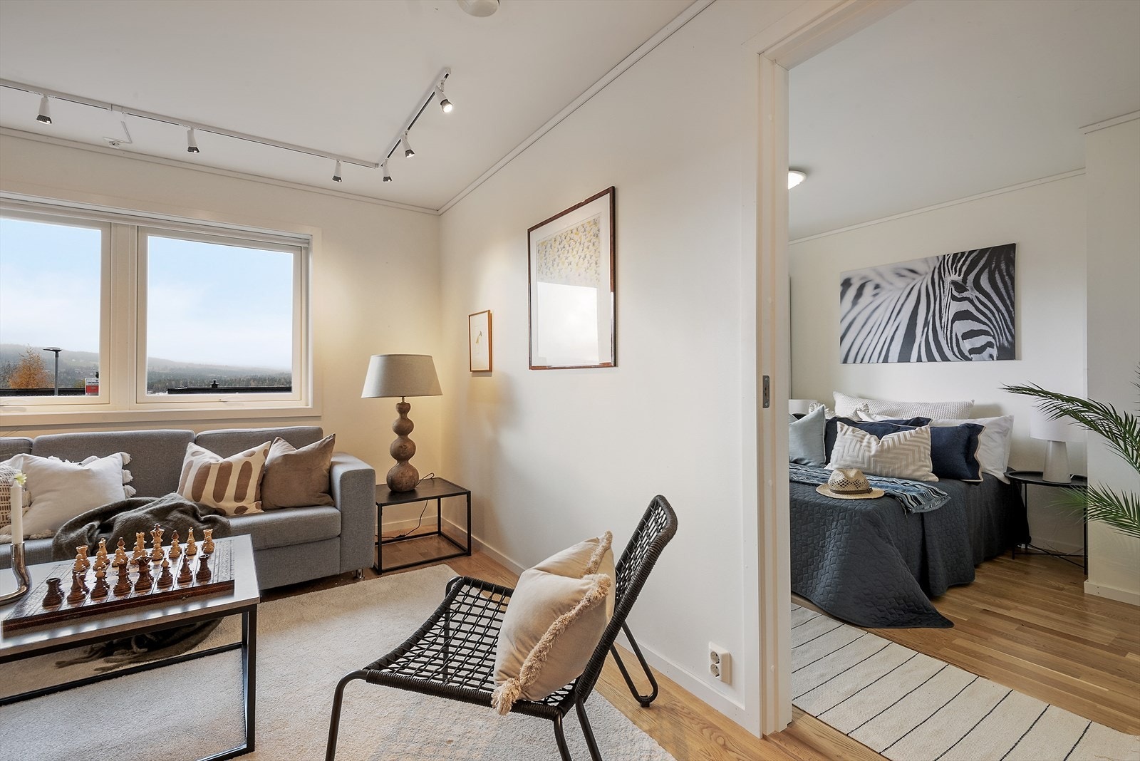 Stue II med adkomst soverom. Galleribilde