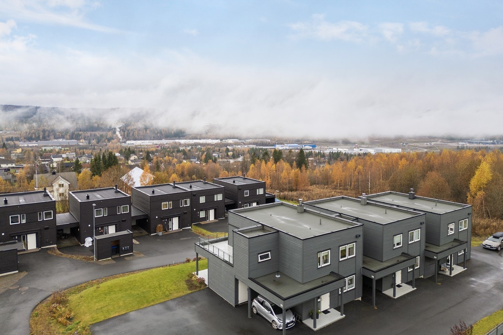 Kort veg til Raufoss sentrum med fasiliteter. Galleribilde