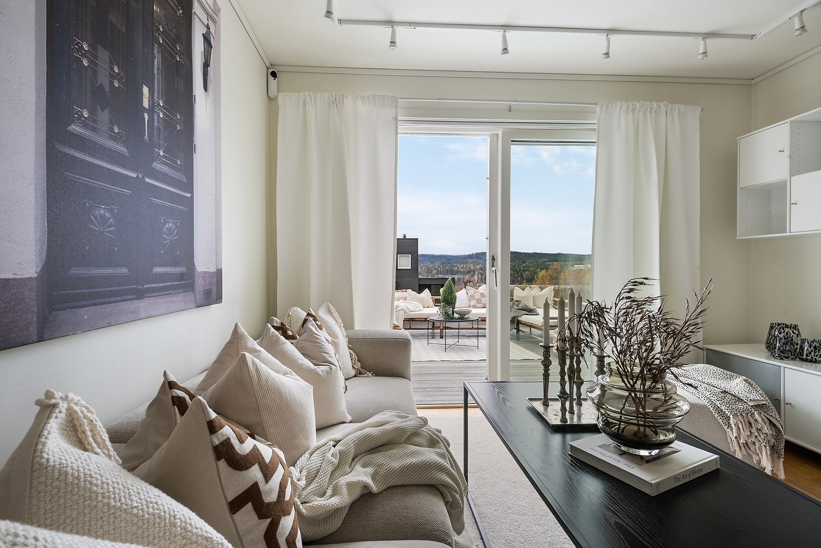 Stue med utgang til veranda. Galleribilde