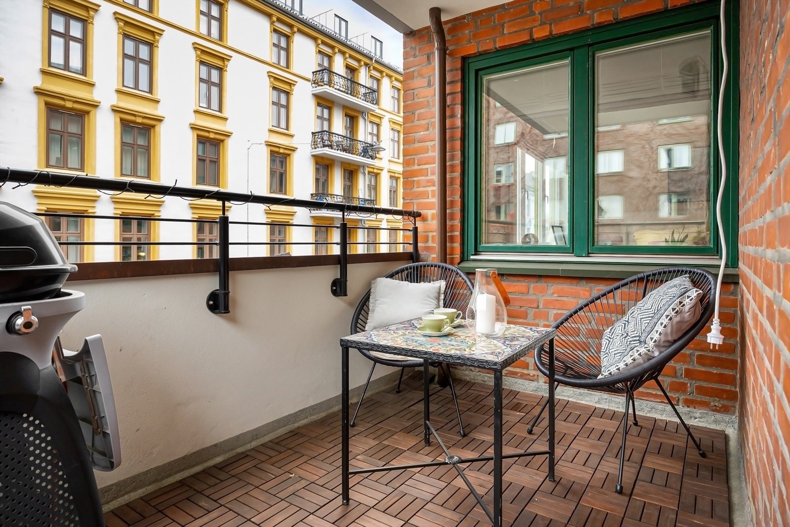 Overbygget balkong på ca. 7 m² med adkomst fra stue Galleribilde