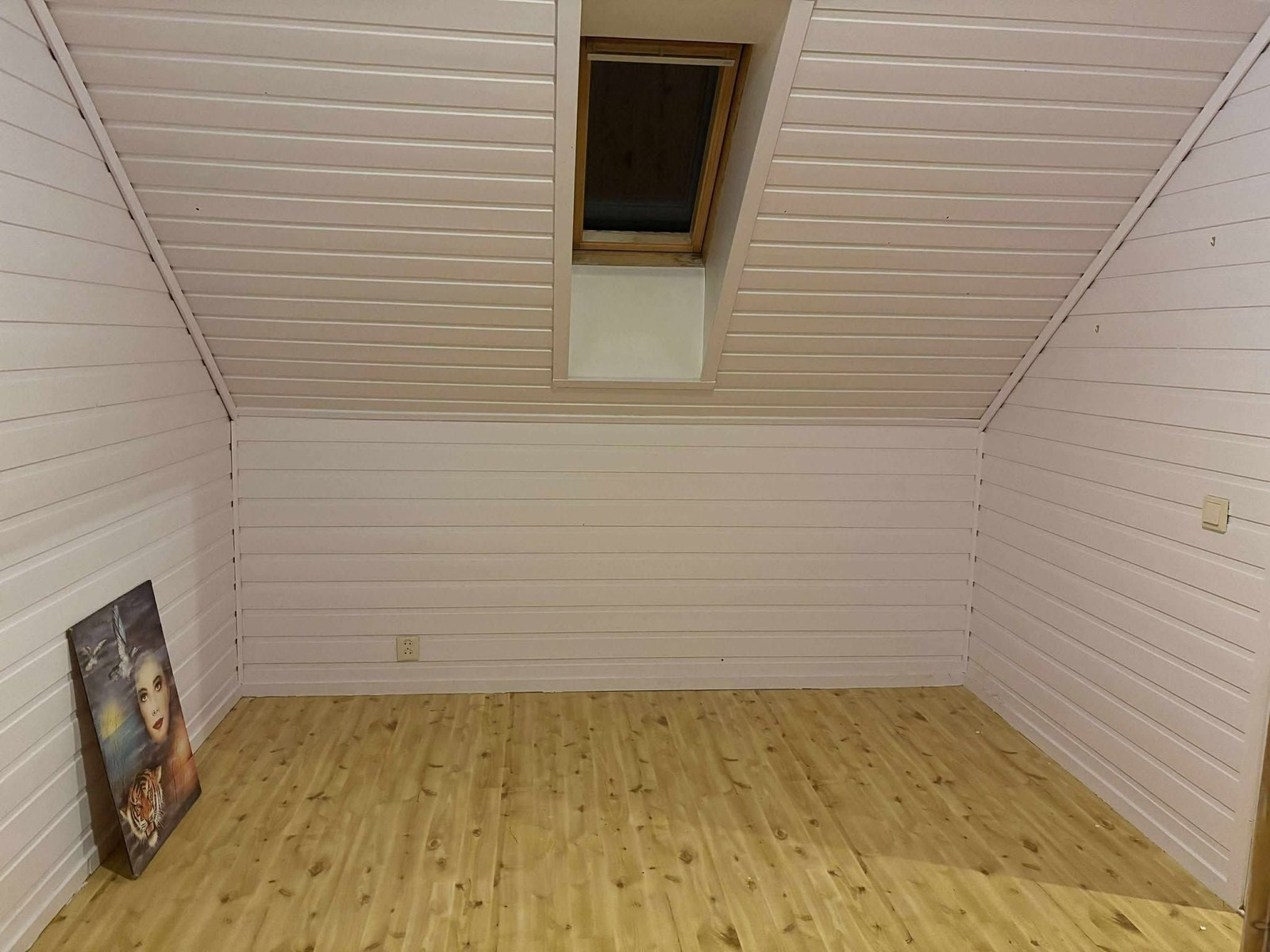 Soverom med skråtakvindu, 2 etasje Galleribilde