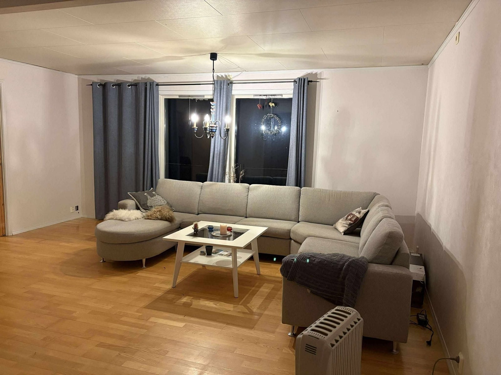 Stove med balkong Galleribilde