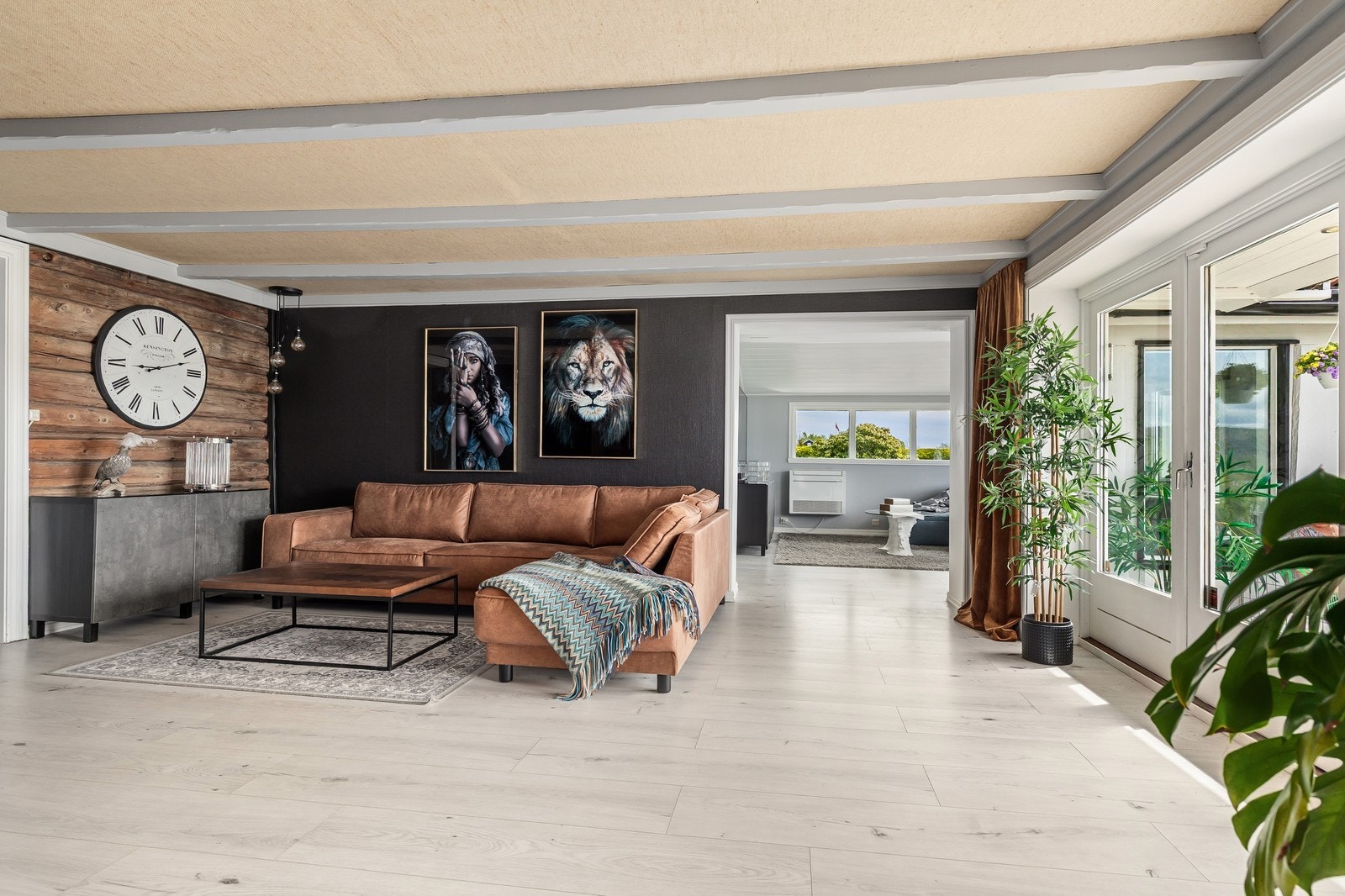 God plass med 2 stuer Galleribilde