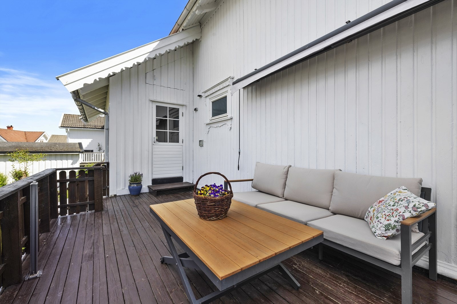 Solrik vestvendt terrasse Galleribilde