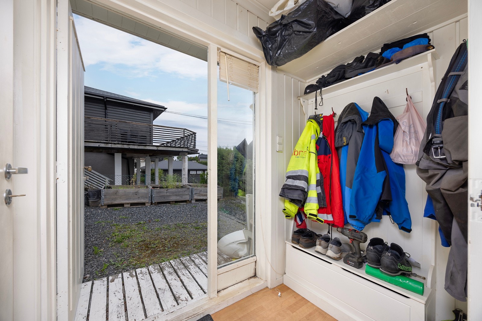 Underetasje med egen inngang Galleribilde