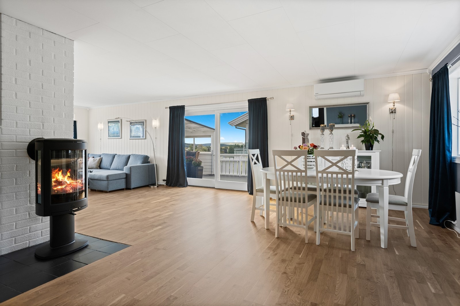 Gjennomgående parkett på gulv i stue Galleribilde