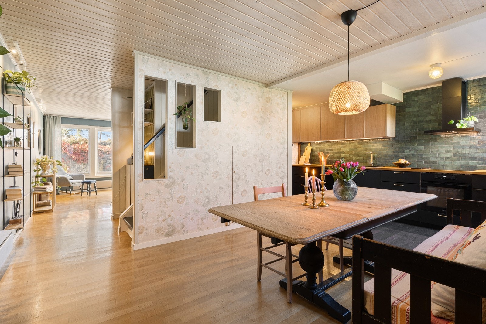 Kjøkken og spiseplass Galleribilde