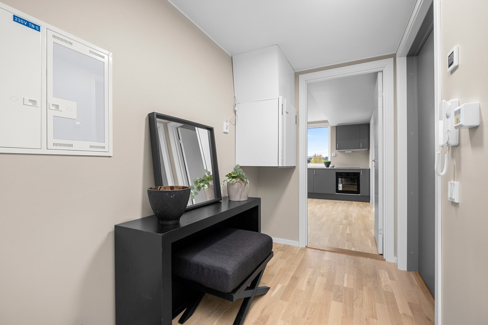 Entreen er på 4,4m² som byr på oppbevaringsmuligheter etter eget ønske. Galleribilde