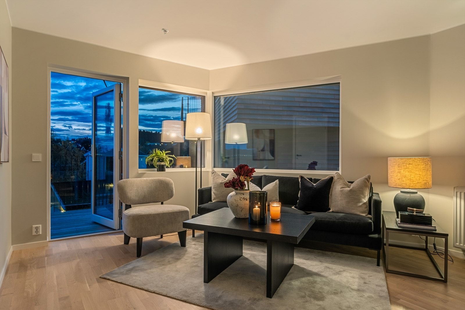 Leiligheten byr på gode muligheter for koselige kveldsstunder. Galleribilde