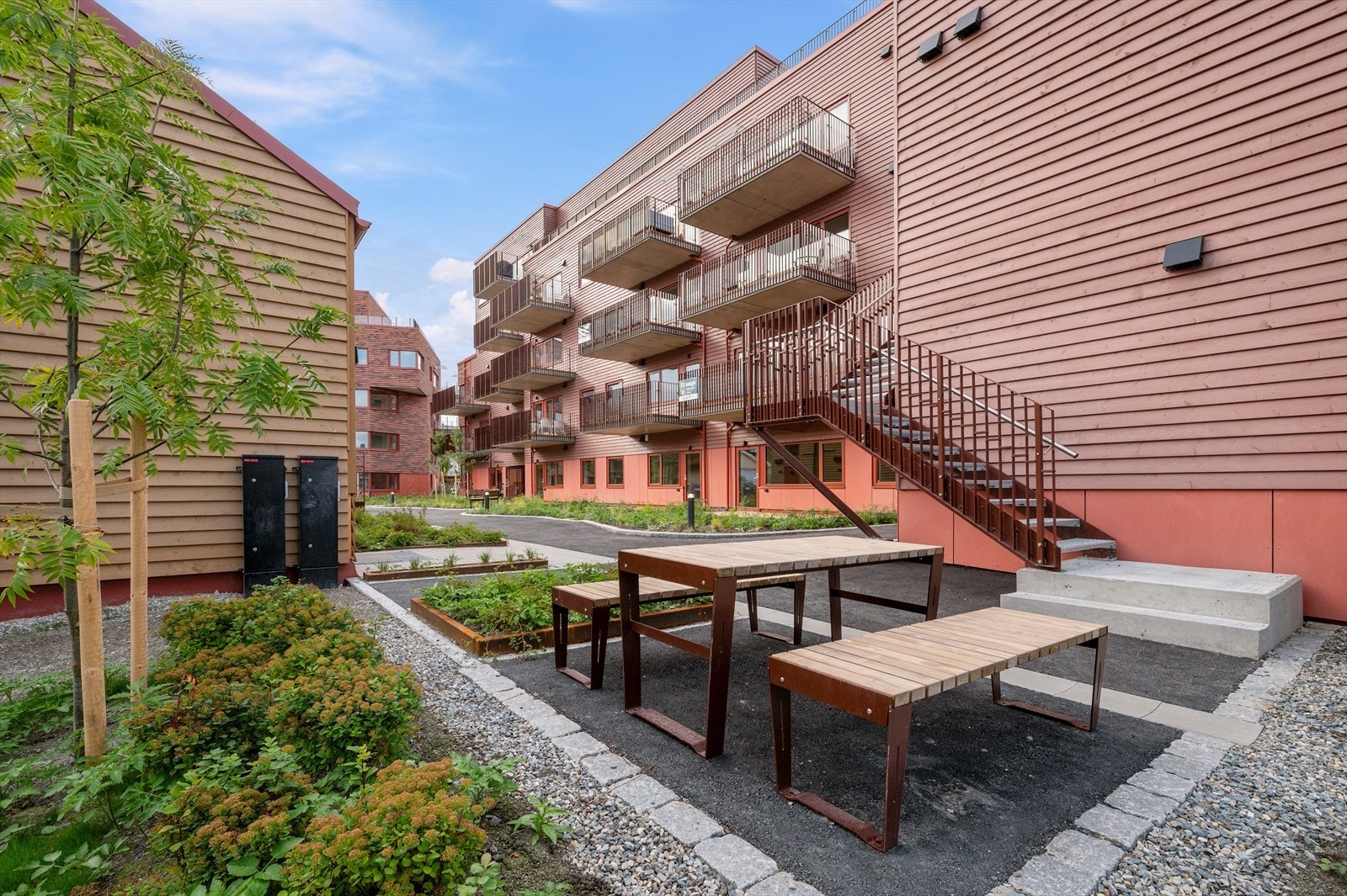 ByVy ligger i et attraktivt og etablert område på Byåsen, med kort vei både til Trondheim sentrum og naturopplevelser. Galleribilde