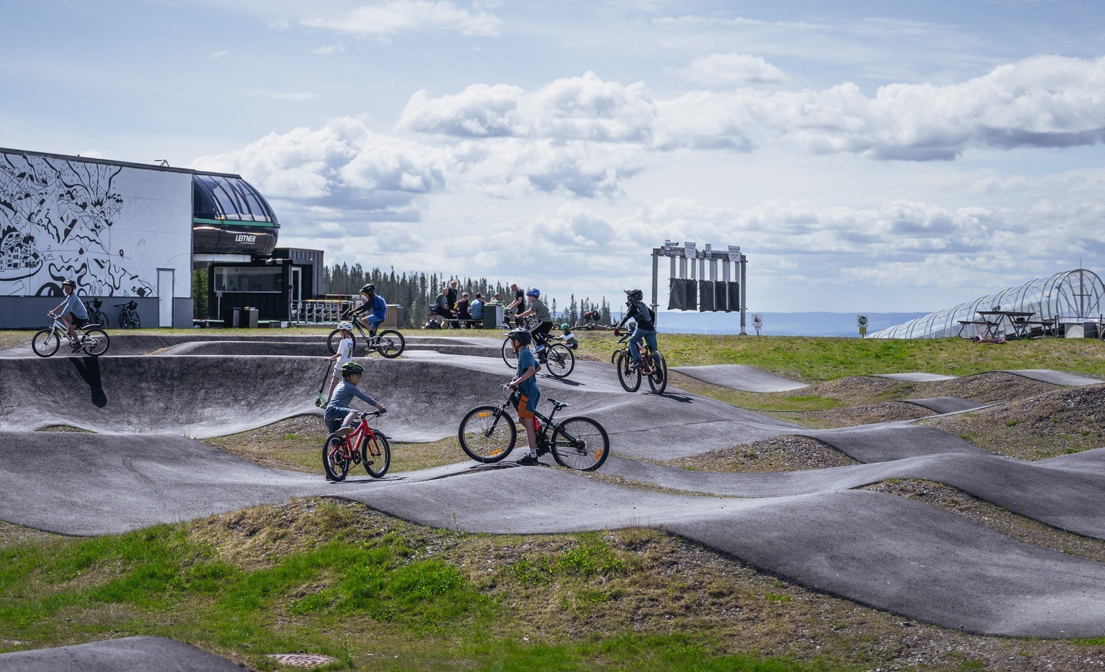 Pumptrack oppe på Gondoltoppen. En super aktivitet som passer for alle. Galleribilde