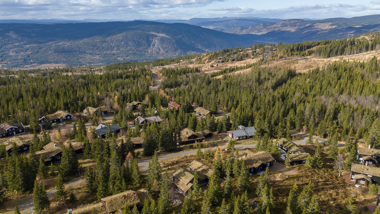 Beliggenheten er ideell med nærhet til både alpinanlegg og langrennsløyper, noe som gir gode muligheter for friluftsliv året rundt. Galleribilde