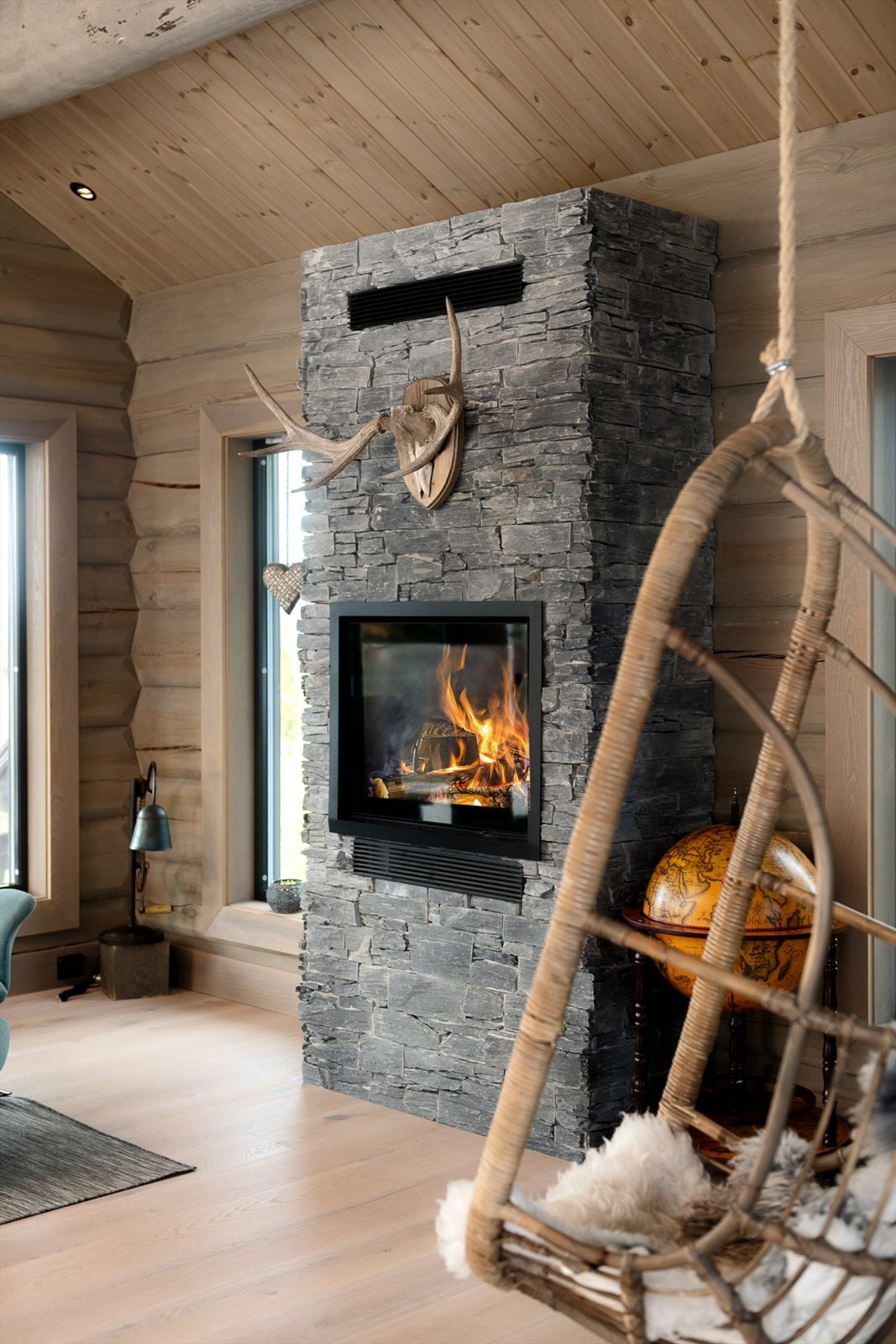 Den moderne gasspeisen er strategisk plassert og sørger for lun varme på kalde vinterdager. Galleribilde