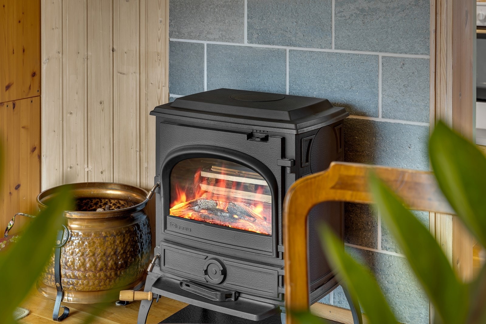 Peisovnen bidrar til å senke oppvarmingsutgiftene og skaper en lunefull stemning i boligen. Galleribilde