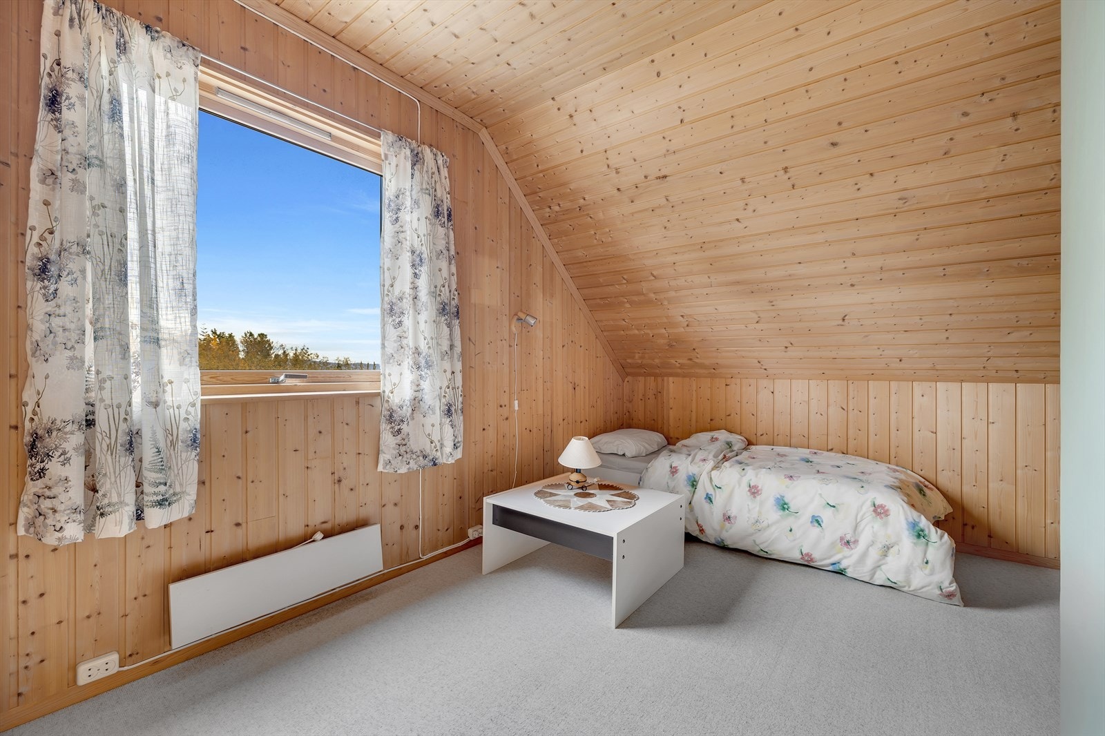 Soverom 2 er oppmålt til 9,5 m². Galleribilde