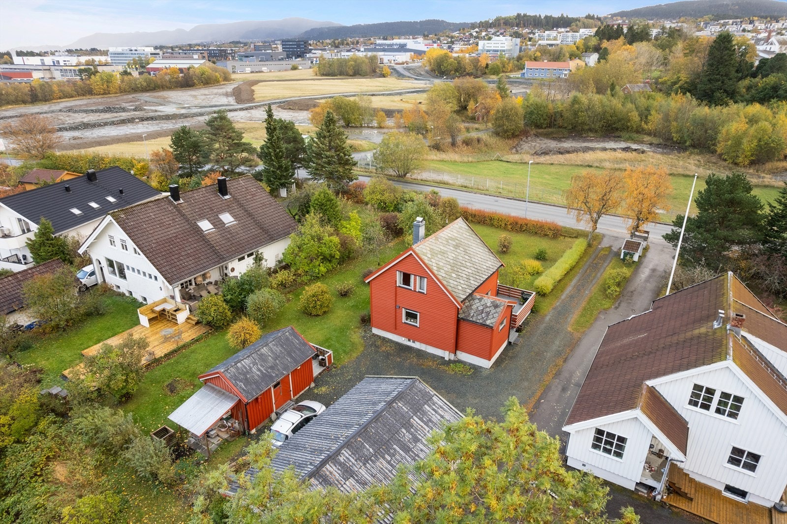 Boligen ligger meget fint til i et rolig og barnevennlig nabolag. Galleribilde