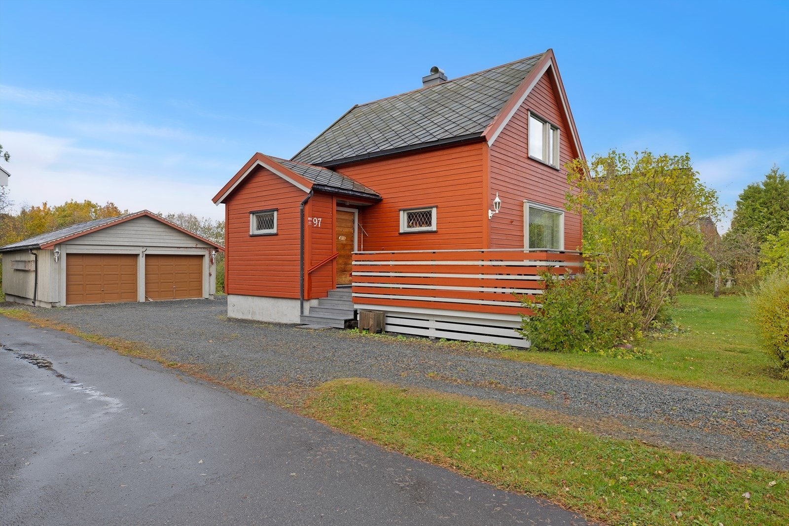 Området er kjent for å ha et godt og trygt oppvekstmiljø for barn og godt utbygde tilbud innen idrett, friluftsliv og kommunikasjon. Galleribilde