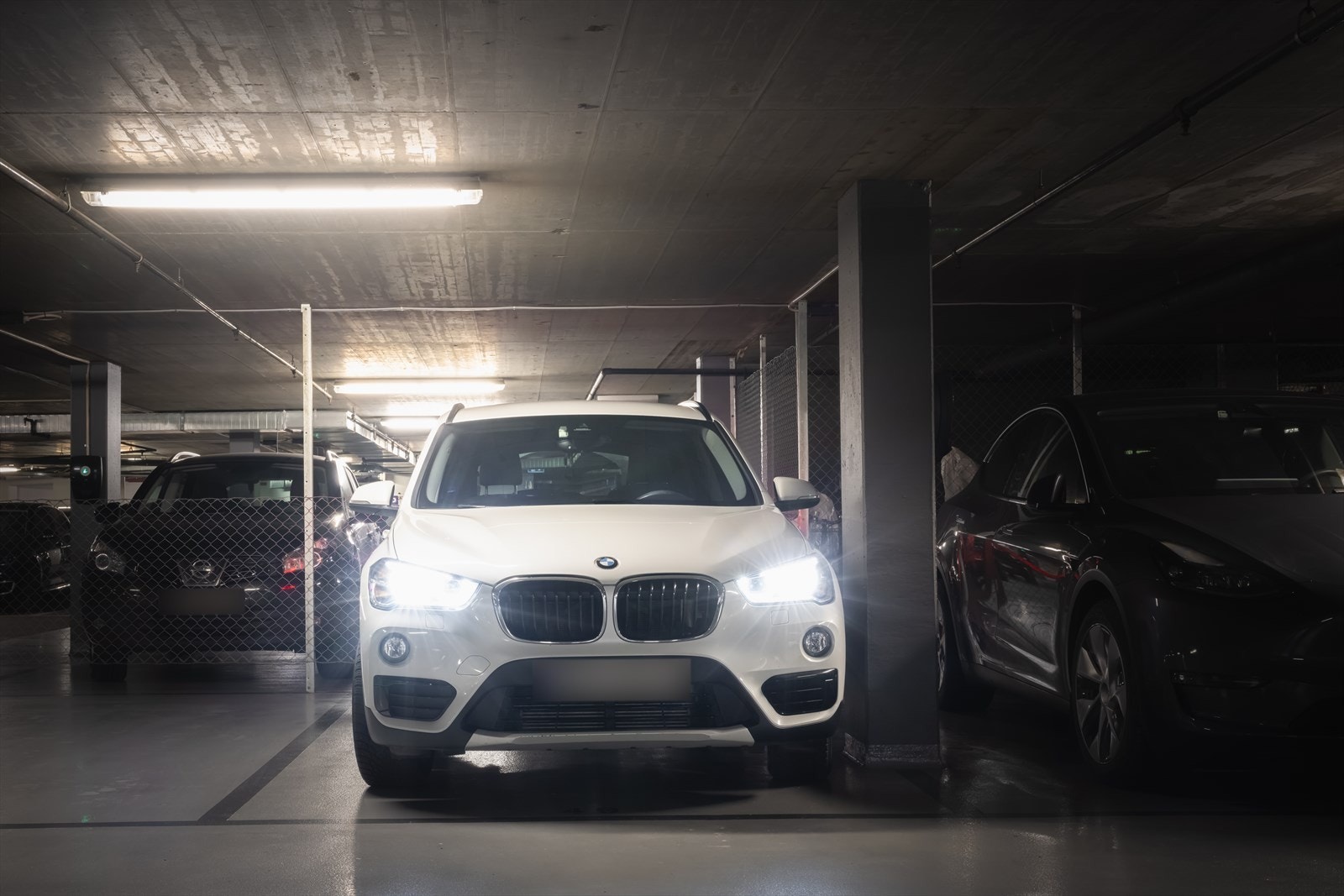 Parkeringsplass er ca. 2,45 m x 4,85 m, totalt ca. 12 kvm. Galleribilde