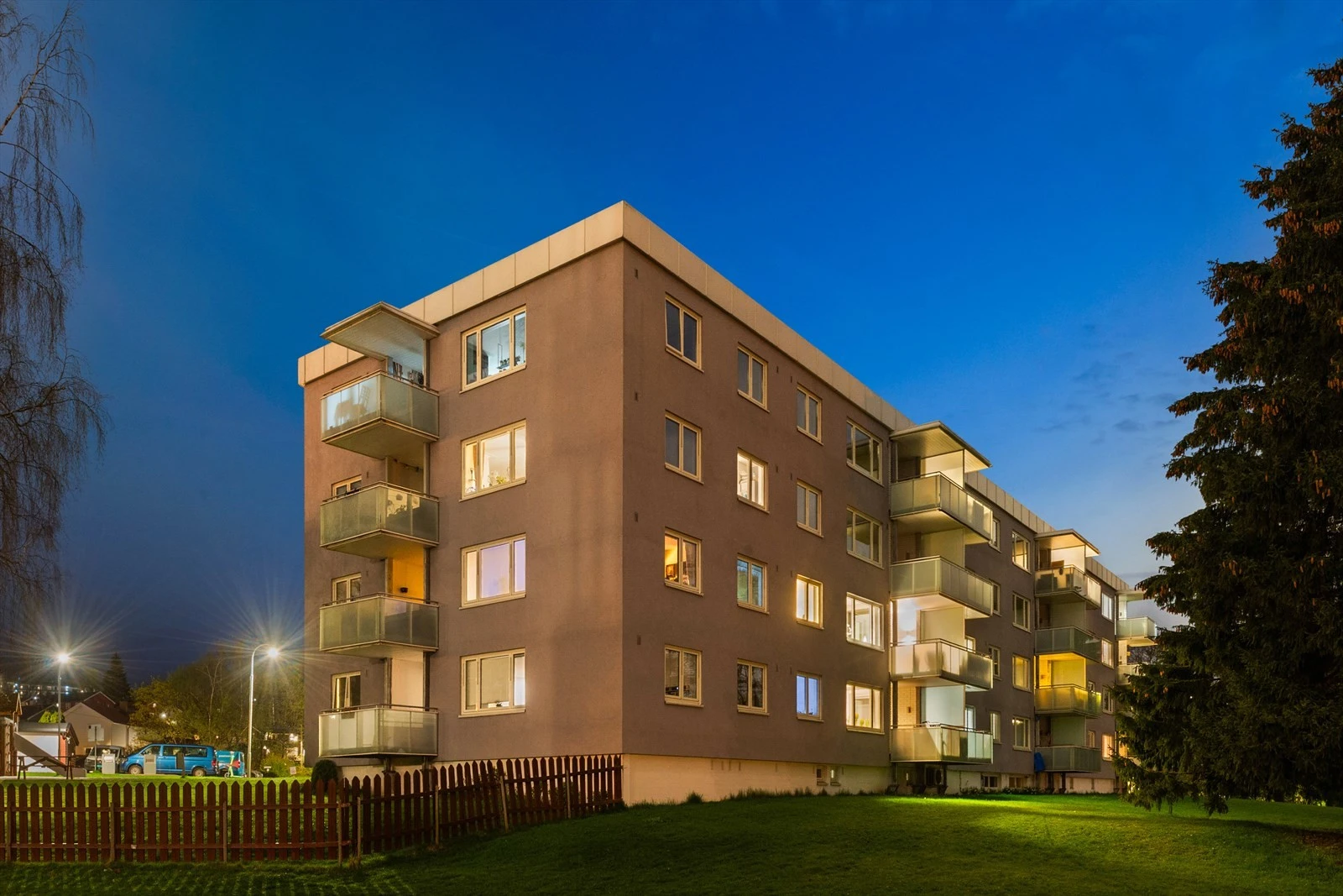 Leiligheten tilhører Heimdal Borettslag som er et hyggelig borettslag, bestående av 29 andelsleiligheter. Galleribilde