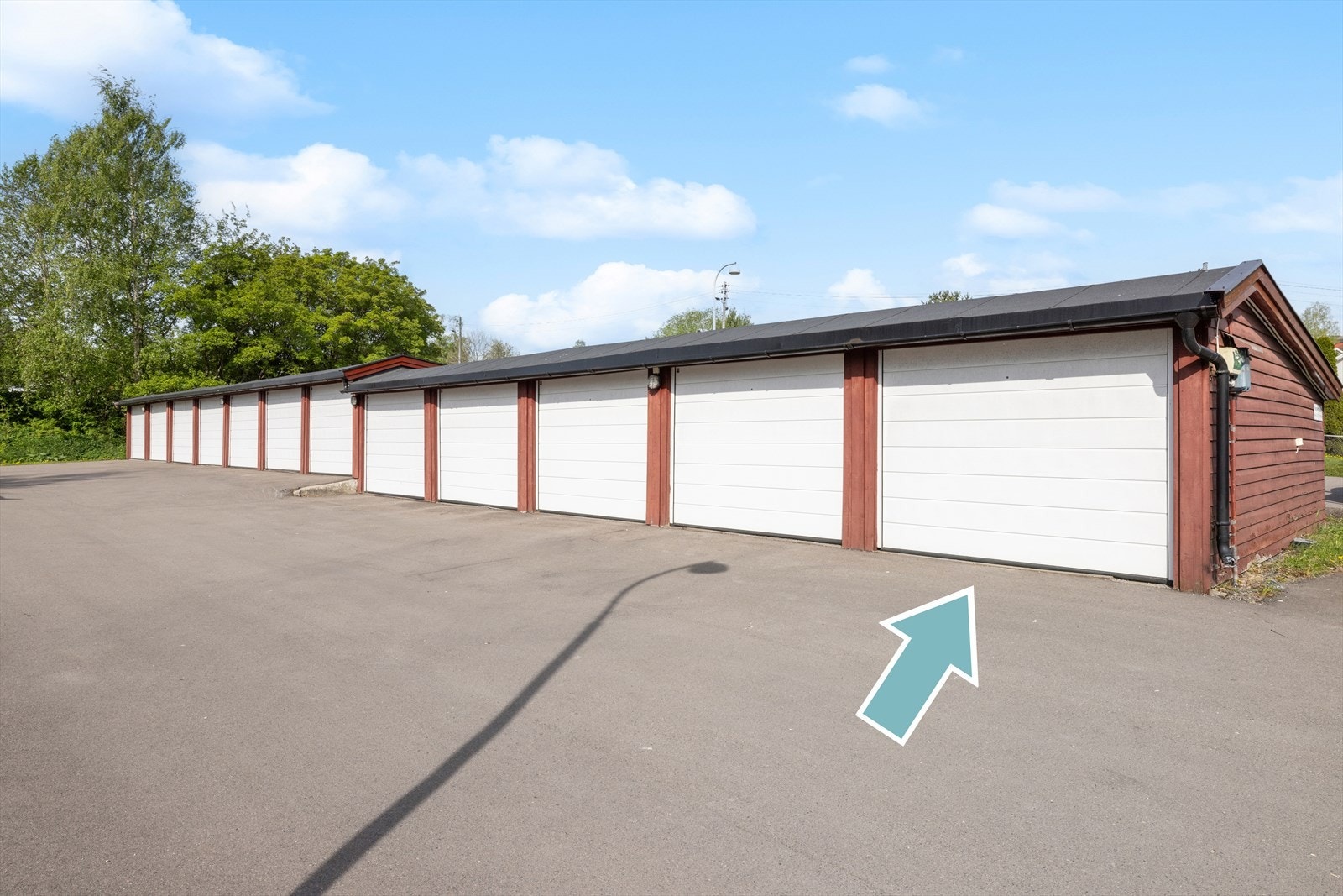 EN SJELDEN MULIGHET - det medfølger en garasje i felles garasjerekke! Galleribilde