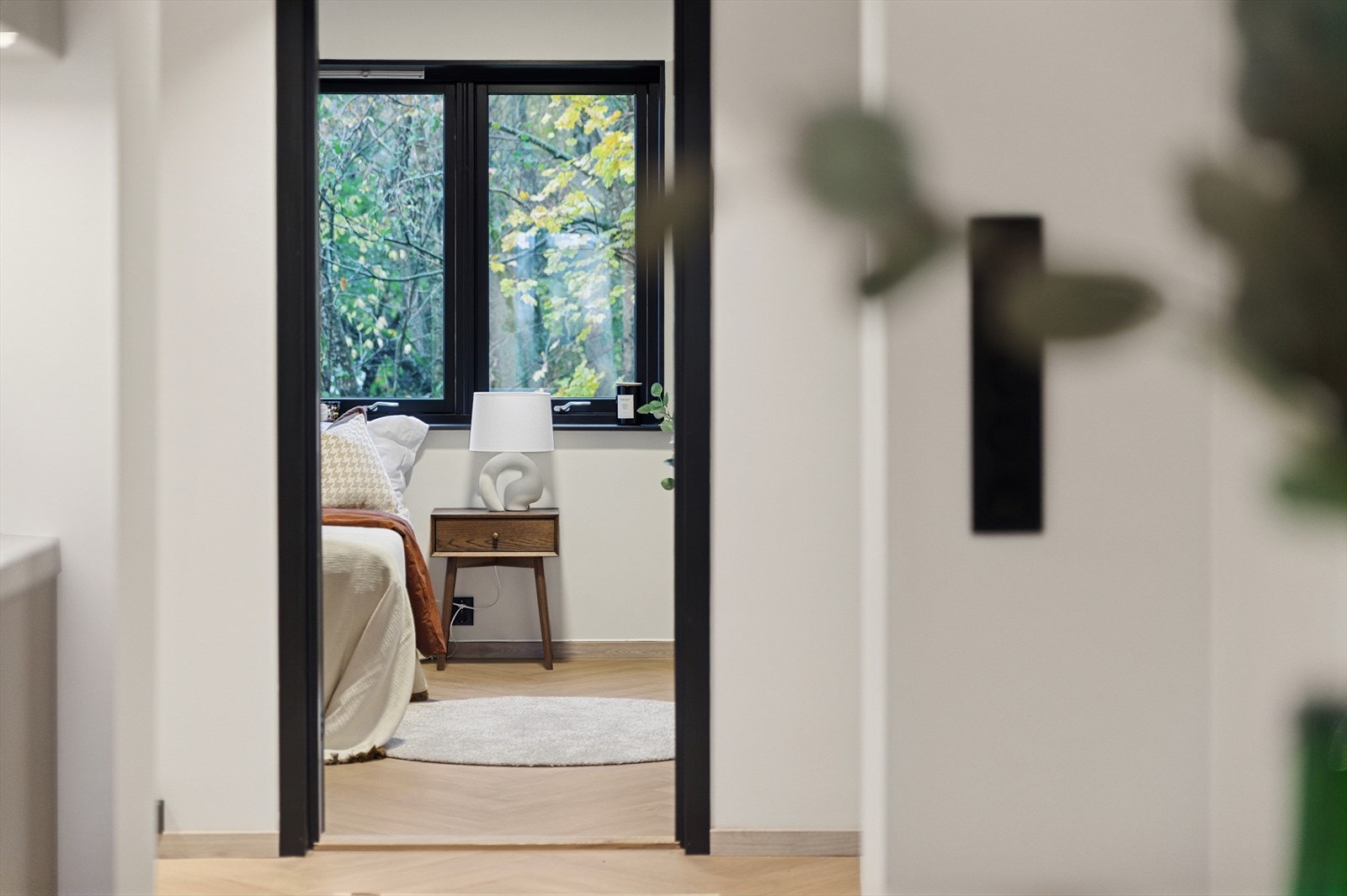 Videre inn til boligens andre soverom Galleribilde