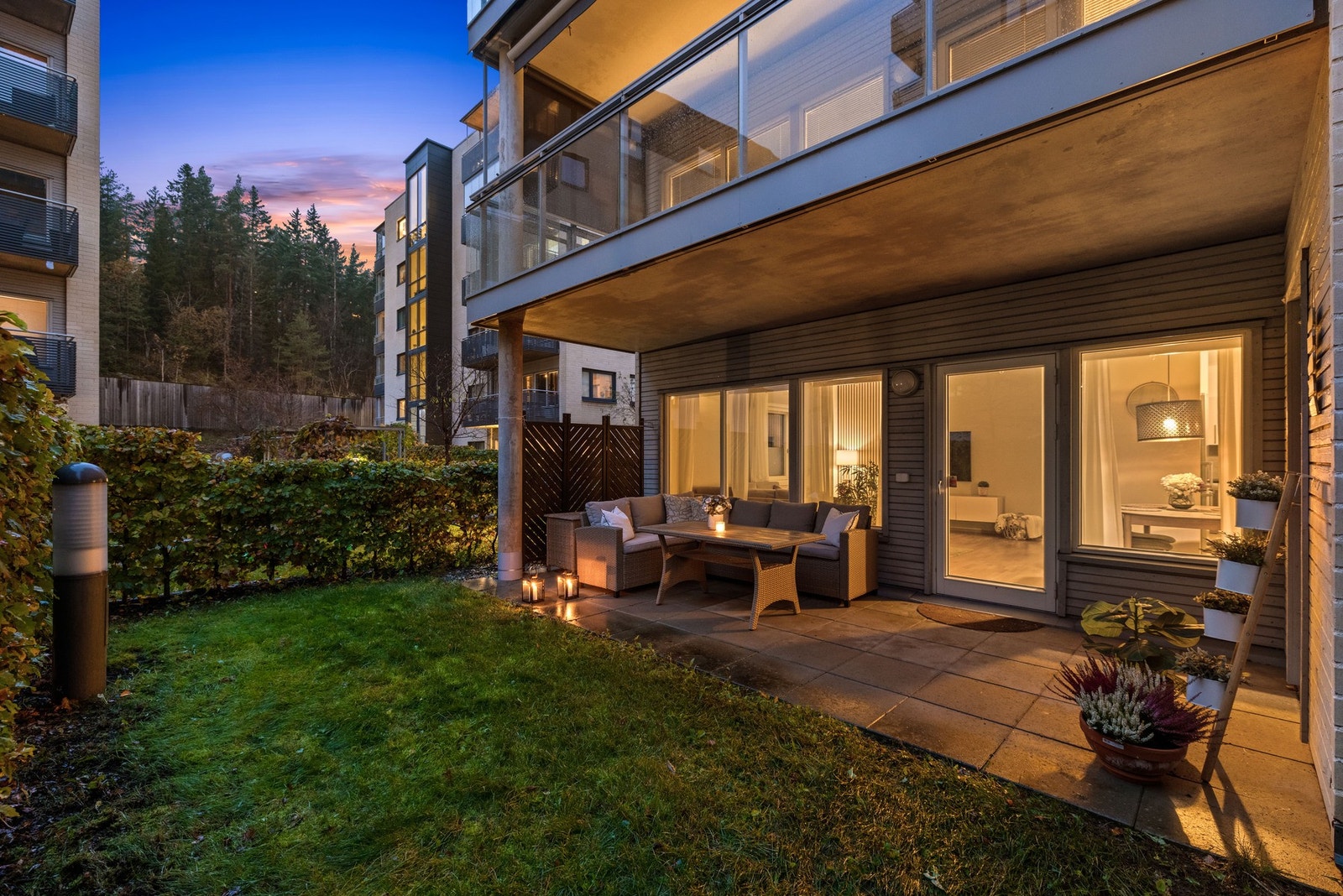 En innbydende og stilren 3-roms leilighet fra 2015, der alt ligger til rette for en behagelig hverdag. Galleribilde