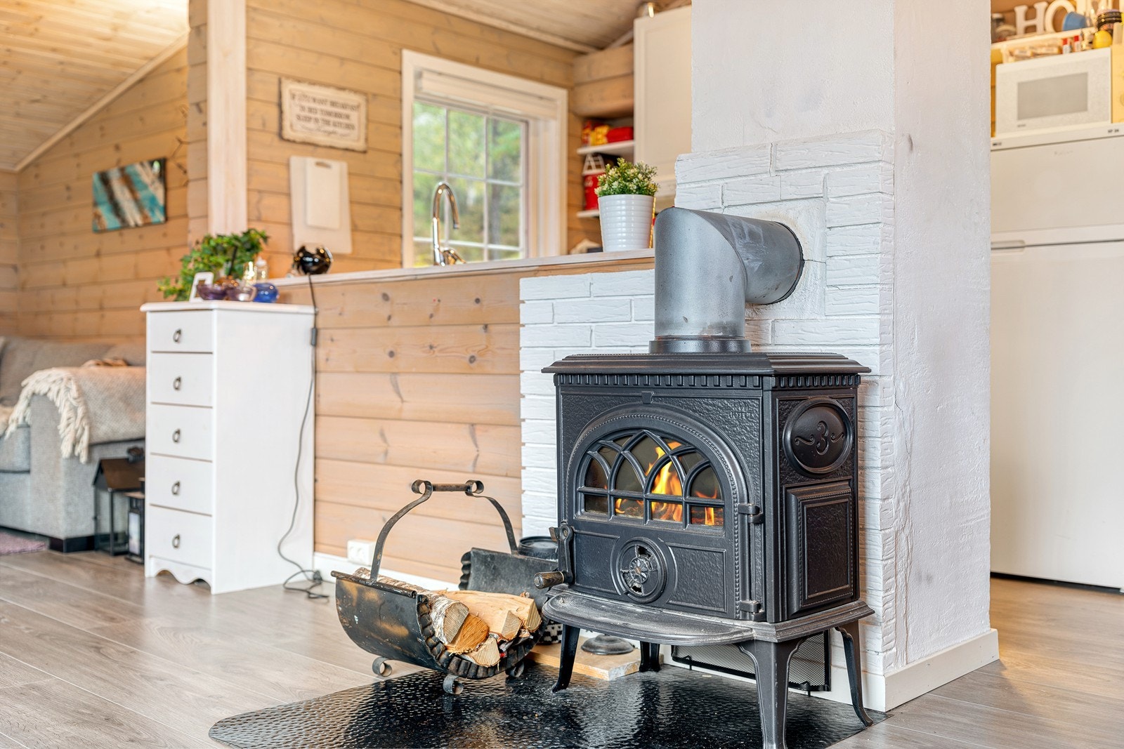 Vedovn som varmer godt på vinterhalvåret Galleribilde