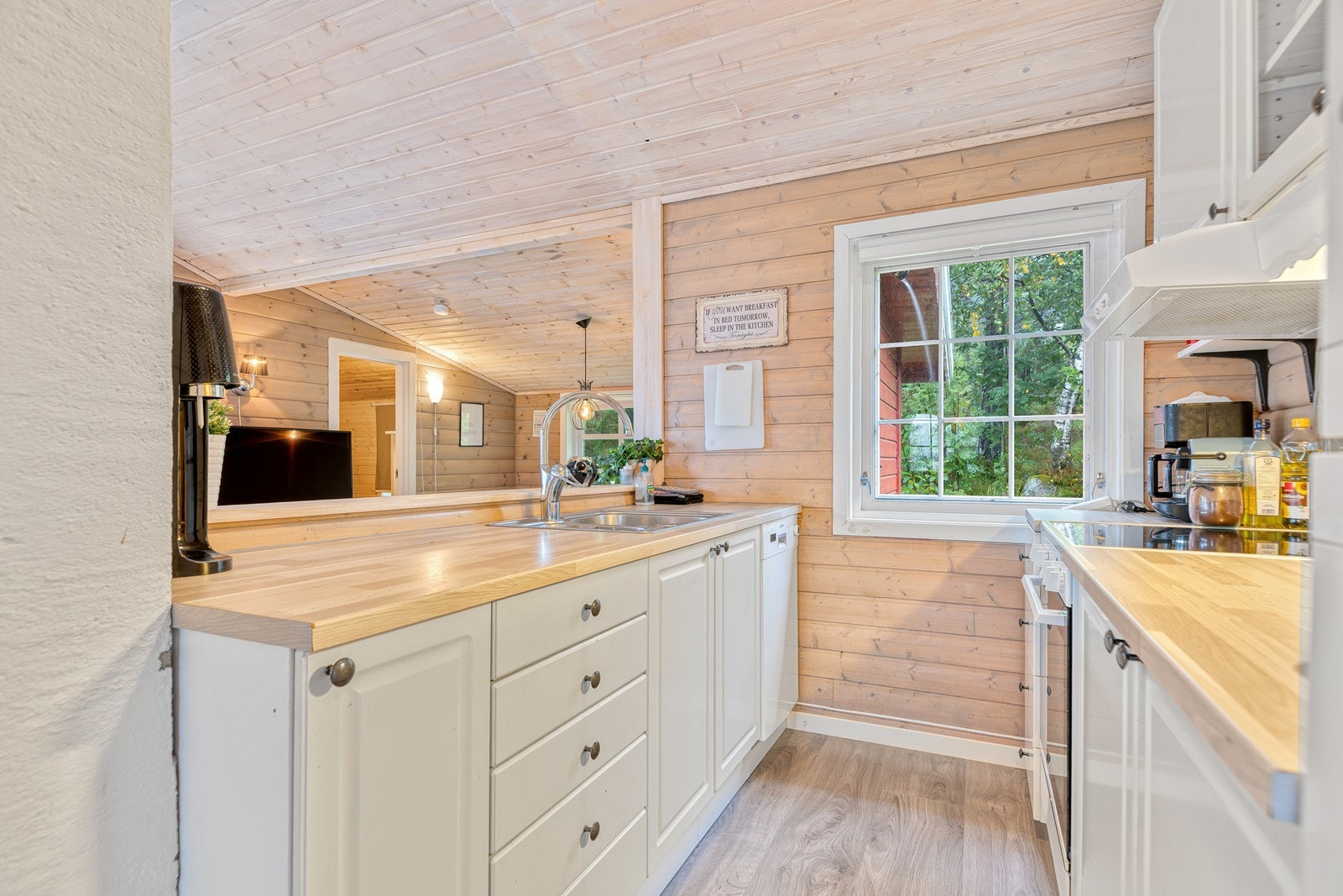 Åpen og sosial løsning mot stue Galleribilde