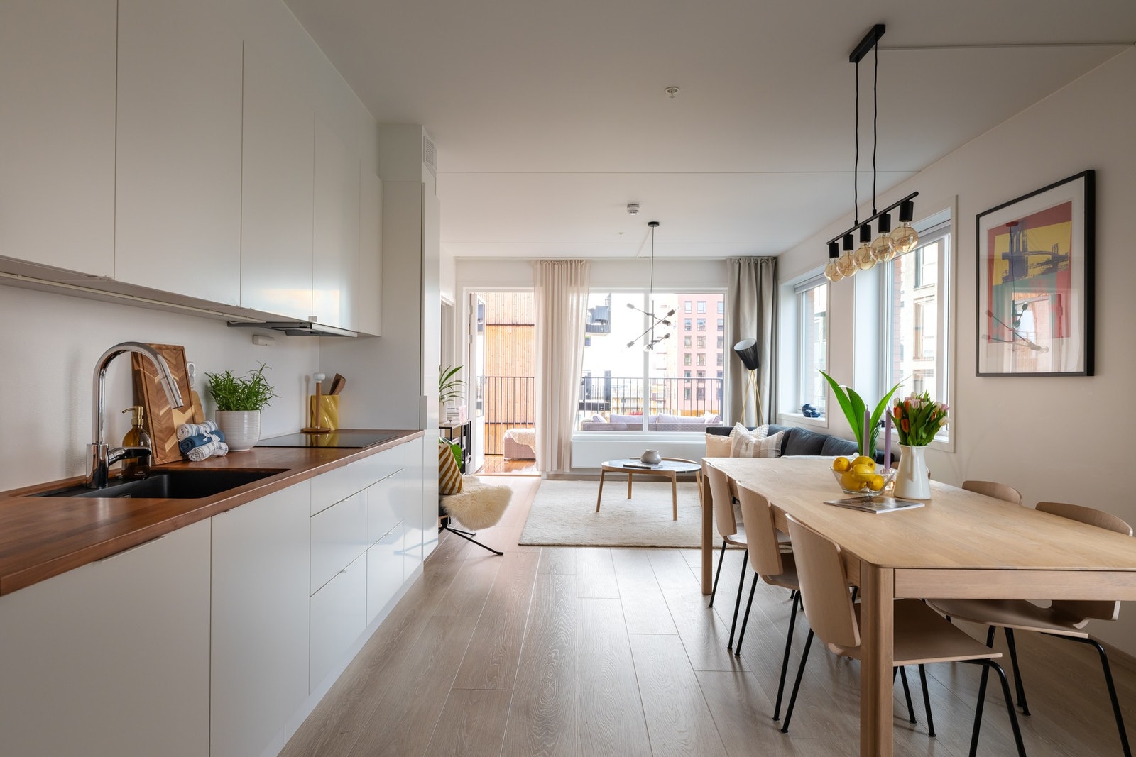 Jan Gunnar Grunden ved EIE Løren ønsker velkommen til Børsteveien 29! Galleribilde