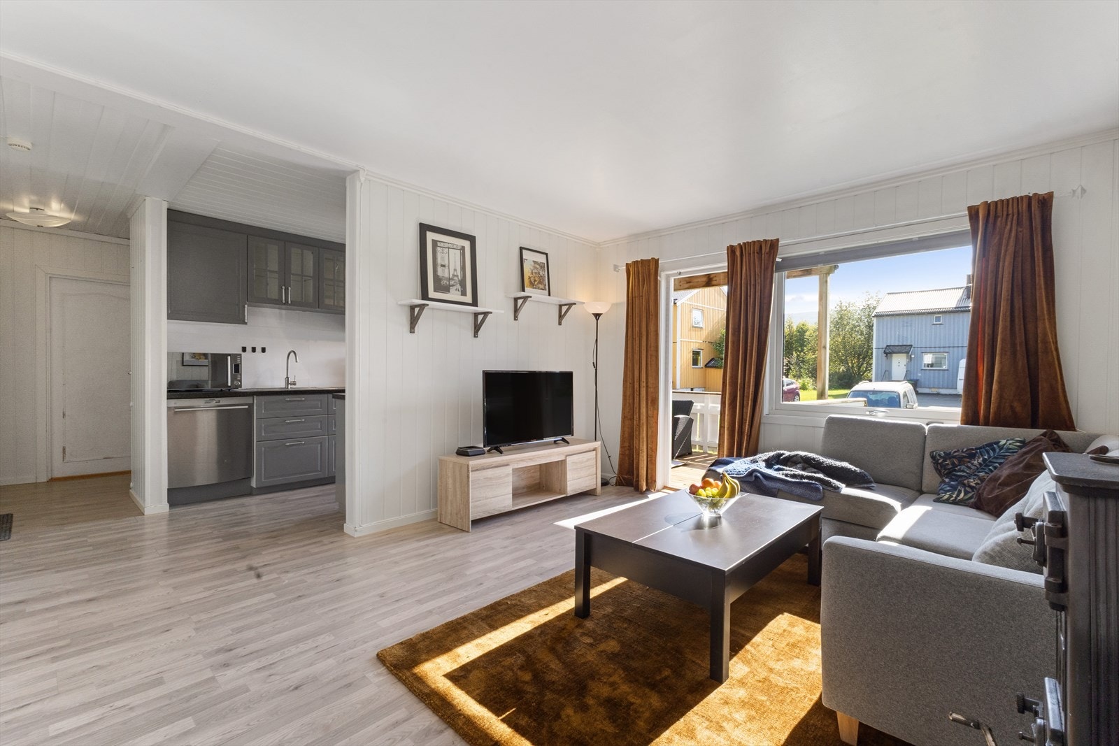 Eiendomsmegler Tomi Christian Johansen har gleden av å presentere Sportsalleen 10 - En pen og arealeffektiv leilighet! Galleribilde