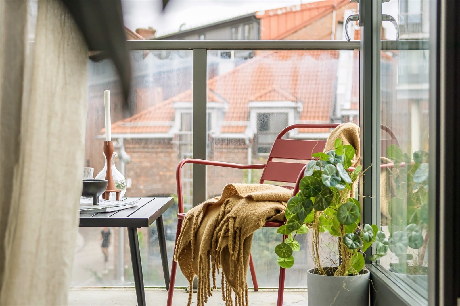 Det er utgang til en flott balkong fra stuen. Galleribilde