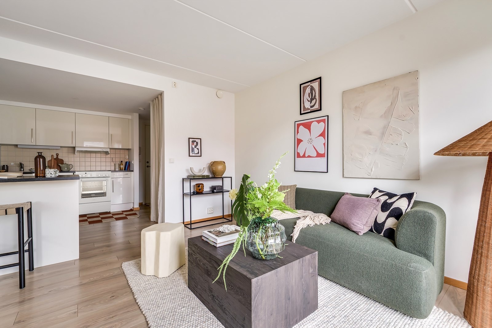 Stuen byr på fleksible innredningsmuligheter. Galleribilde