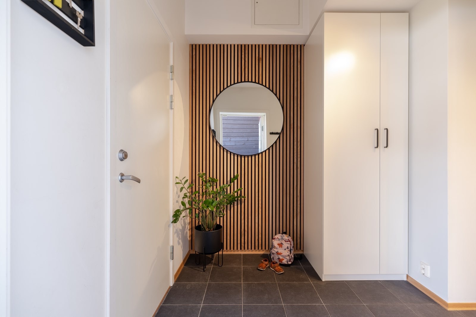 Praktisk flislagt gulv med varmekabler i inngangspartiet. Galleribilde