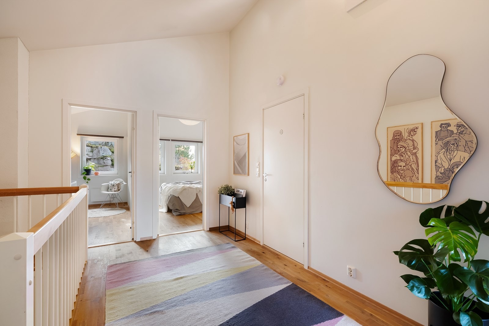 Lys gang med adkomst til fire soverom og bad. Galleribilde