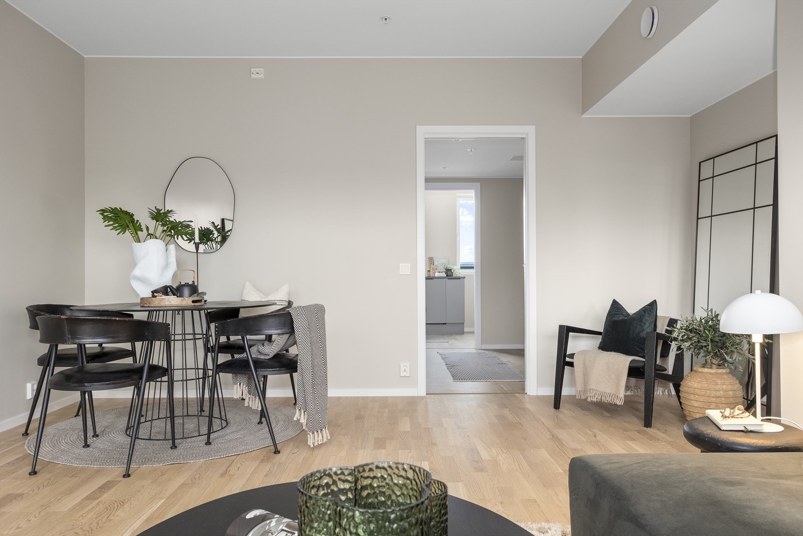 Mulighet for å kjøpe parkeringsplass i oppvarmet garasjeanlegg til kr. 350.000,-. Galleribilde