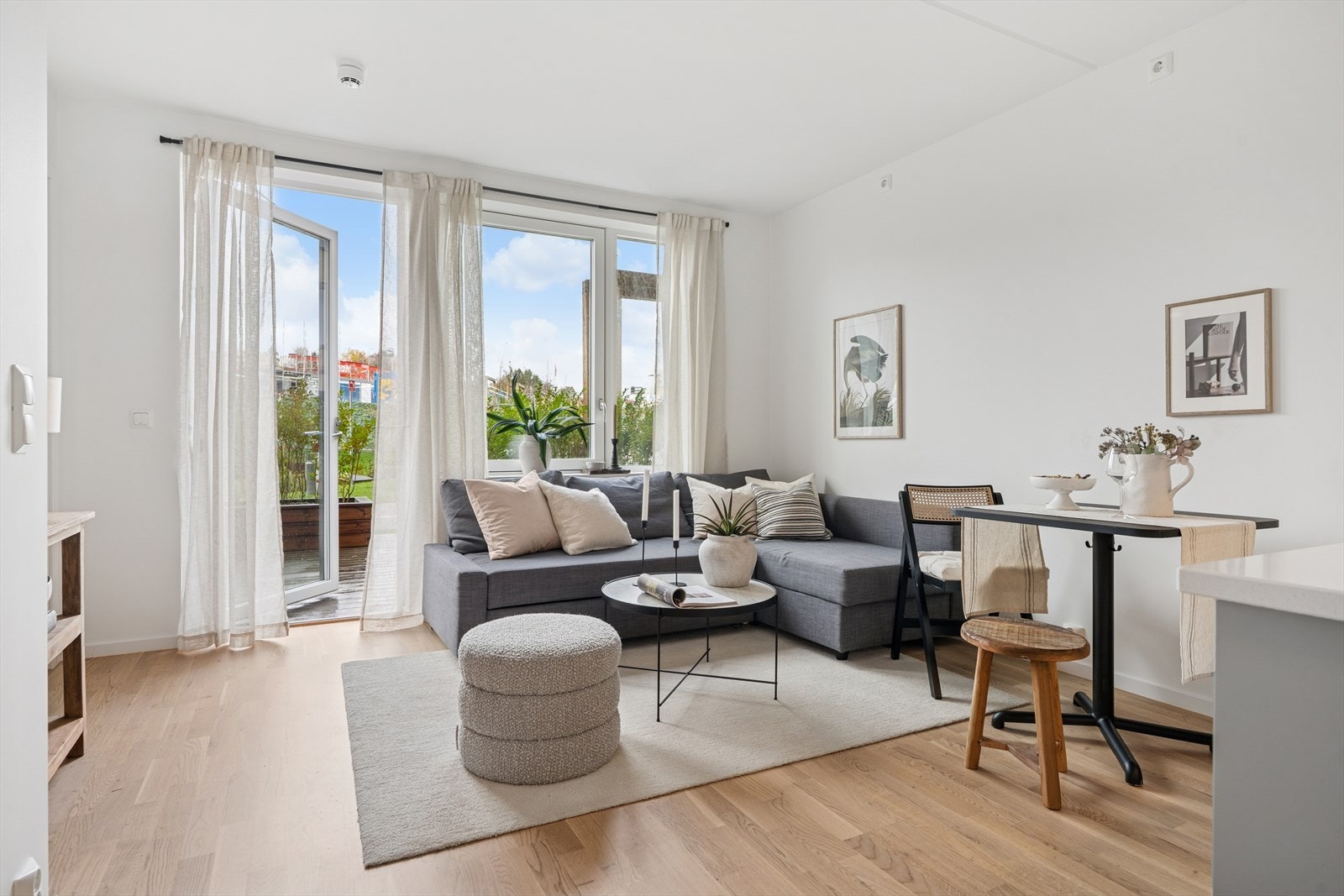 Direkte utgang til terrasse fra stue - Perfekt på hete sommerdager! Galleribilde