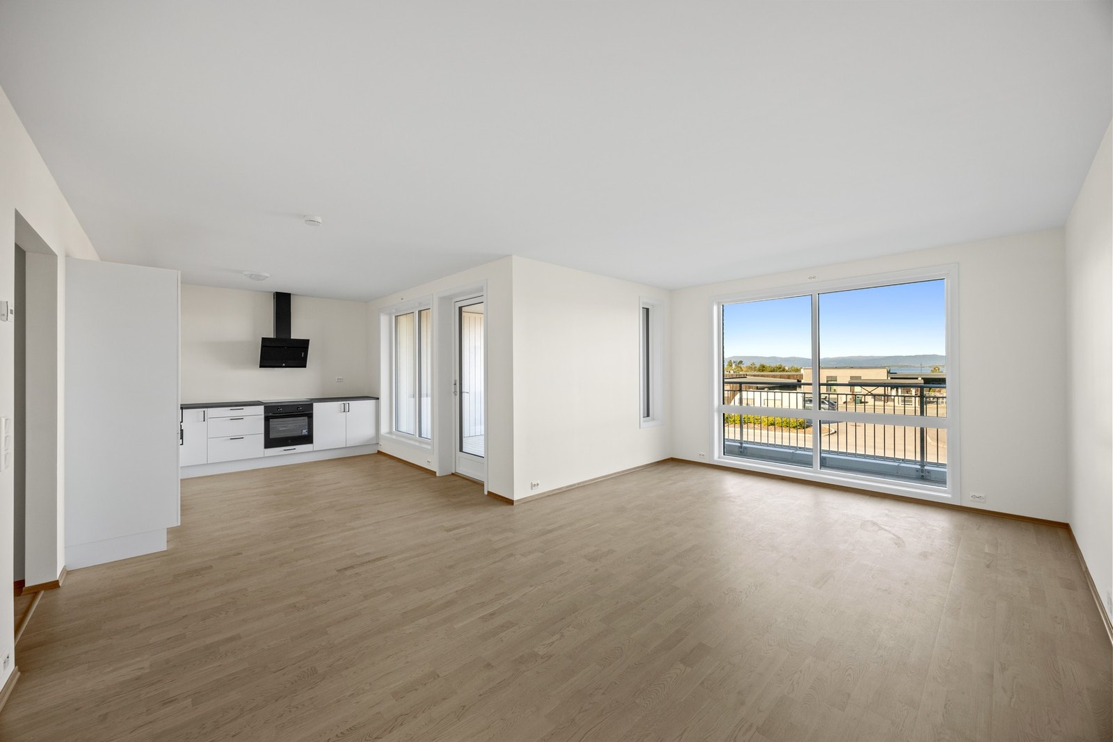 Stue og kjøkken - ca 35 kvm. Galleribilde