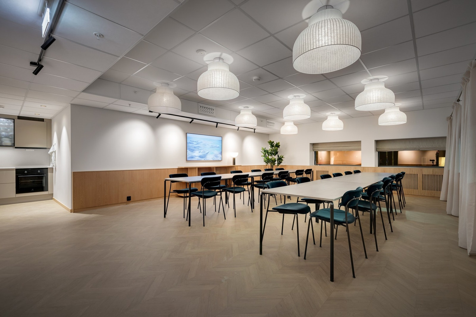 Alle beboere får tilgang til et felles selskapslokale som kan benyttes til eksempelvis bursdagsfeiringer, konfirmasjoner eller andre sosiale sammenkomster. Galleribilde