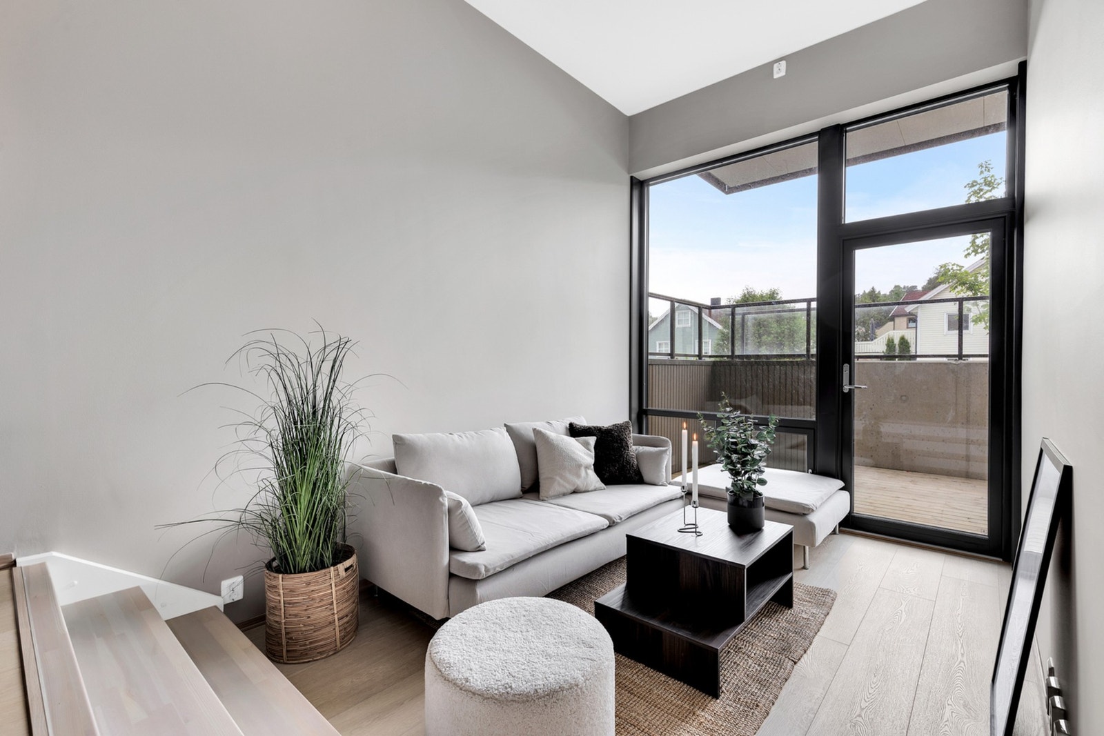 Spennende planløsning med stue og spisestue/kjøkken på to ulike plan. Galleribilde